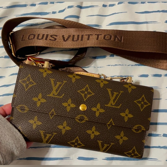Authentic Louis Vuitton Sarah Wallet - Picture 14 of 16